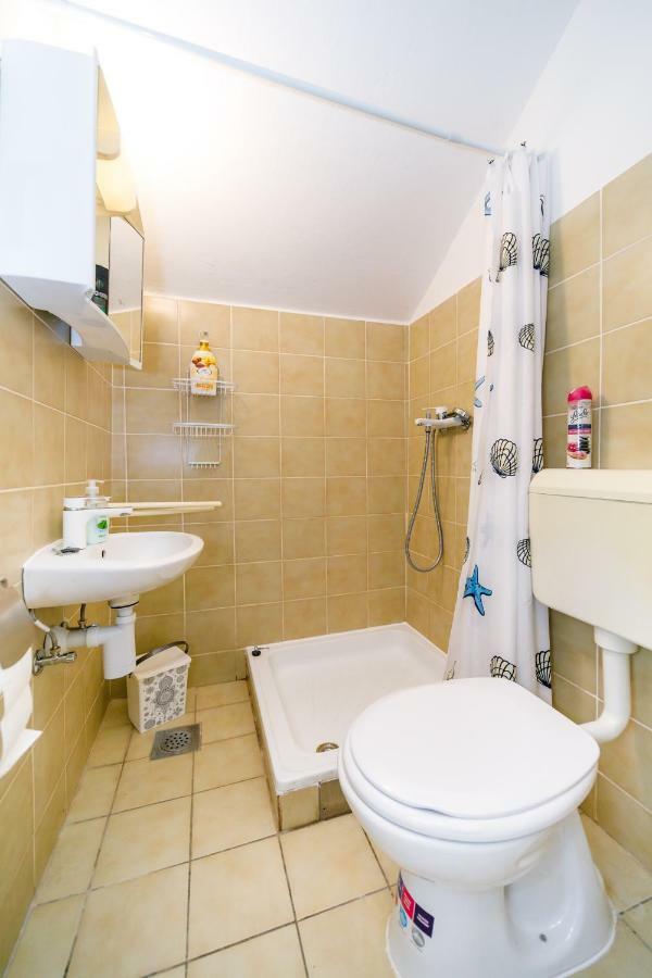 Apartman Jezevac Krk Town Exterior photo